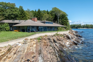 Beach Home For Sale in Harpswell, Maine