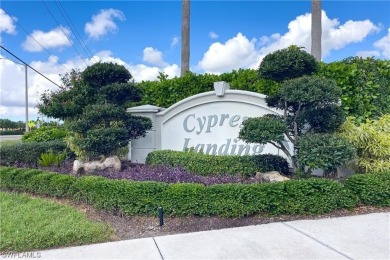 Beach Townhome/Townhouse For Sale in Fort Myers, Florida