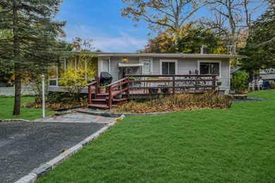 Beach Home For Sale in Baiting Hollow, New York