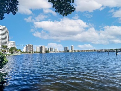 Beach Condo For Sale in Aventura, Florida