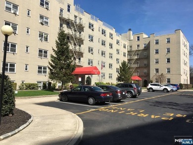 Beach Condo For Sale in Fort Lee, New Jersey