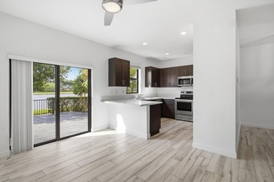 Beach Townhome/Townhouse For Sale in Davie, Florida