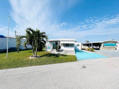 Beach Home For Sale in Bradenton, Florida