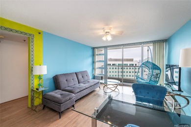 Beach Condo Active Under Contract in Honolulu, Hawaii