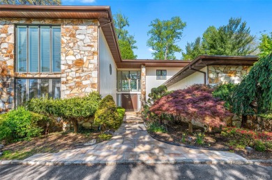 Beach Home Sale Pending in Manhasset, New York