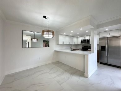 Beach Townhome/Townhouse For Sale in Davie, Florida