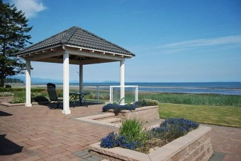 Vacation Rental Beach House in Parksville, British Columbia
