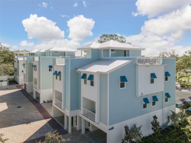 Beach Townhome/Townhouse Sale Pending in Dunedin, Florida