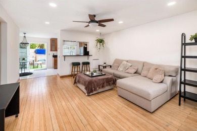 Beach Townhome/Townhouse Sale Pending in Encinitas, California