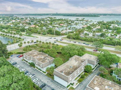 Beach Condo For Sale in Vero Beach, Florida