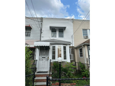 Beach Home For Sale in Jamaica, New York