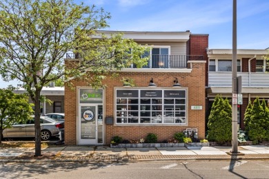 Beach Home For Sale in Skokie, Illinois