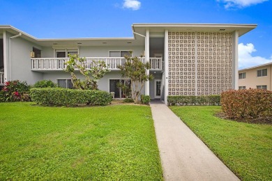 Beach Condo For Sale in Boynton Beach, Florida