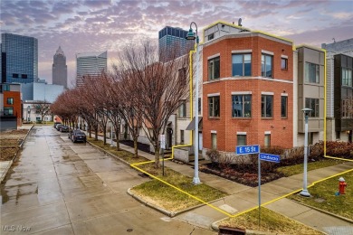 Beach Townhome/Townhouse For Sale in Cleveland, Ohio