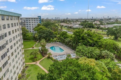 Beach Condo For Sale in Hollywood, Florida