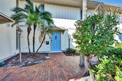Beach Townhome/Townhouse For Sale in Fort Myers, Florida