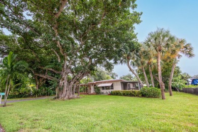 Beach Home For Sale in Palm Beach Gardens, Florida