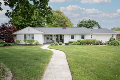 Beach Home Sale Pending in South Haven, Michigan