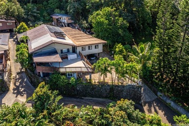 Beach Home For Sale in Kaneohe, Hawaii