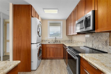 Beach Condo Active Under Contract in Kailua, Hawaii