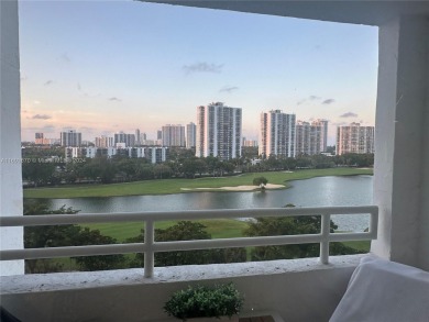 Beach Condo For Sale in Aventura, Florida