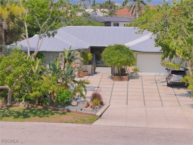 Beach Home For Sale in Punta Gorda, Florida