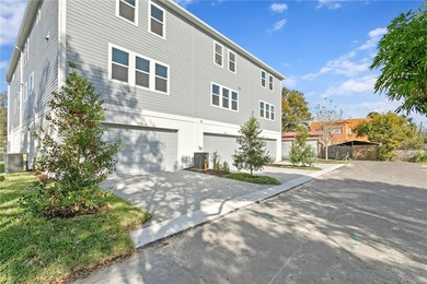 Beach Townhome/Townhouse For Sale in Tampa, Florida