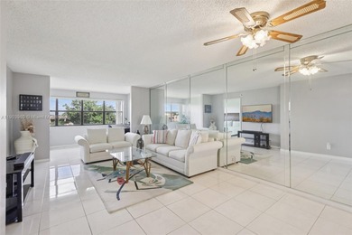 Beach Condo For Sale in Sunrise, Florida