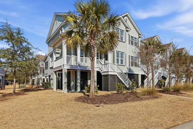 Beach Townhome/Townhouse Active Under Contract in Mount Pleasant, South Carolina