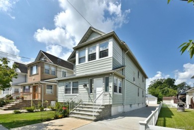 Beach Townhome/Townhouse Sale Pending in Staten Island, New York