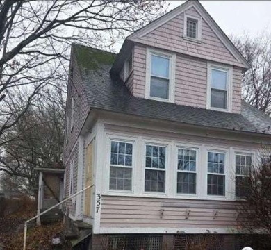 Beach Home For Sale in Warwick, Rhode Island