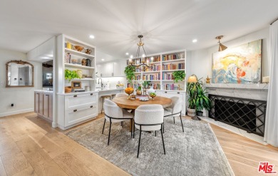 Beach Townhome/Townhouse For Sale in Santa Monica, California