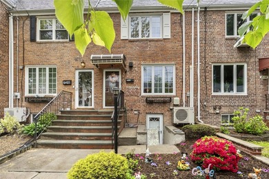Beach Home For Sale in Whitestone, New York