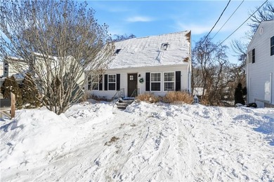 Beach Home For Sale in Narragansett, Rhode Island