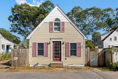 Beach Home For Sale in Wareham, Massachusetts