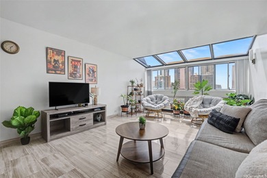 Beach Condo For Sale in Honolulu, Hawaii