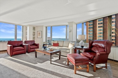 Beach Condo For Sale in Milwaukee, Wisconsin