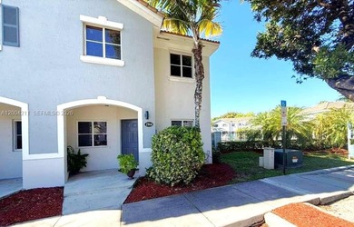 Beach Townhome/Townhouse For Sale in Homestead, Florida