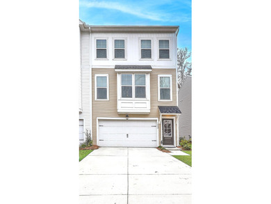 Beach Townhome/Townhouse For Sale in Hanahan, South Carolina