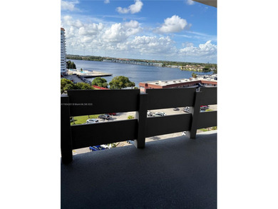 Beach Condo For Sale in Miami, Florida
