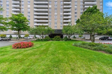 Beach Condo For Sale in Norfolk, Virginia