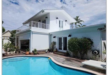 Beach Home For Sale in Key Biscayne, Florida