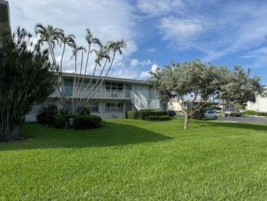 Beach Condo For Sale in Boynton Beach, Florida