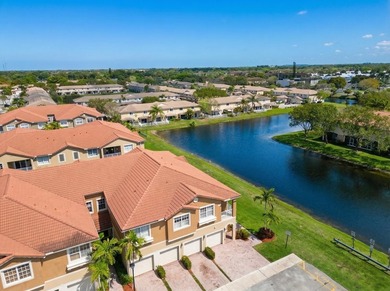 Beach Townhome/Townhouse For Sale in Tamarac, Florida