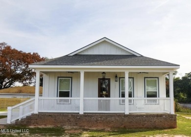 Beach Home For Sale in Gulfport, Mississippi
