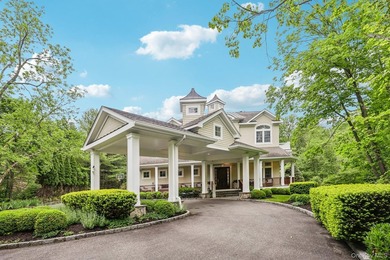 Beach Home For Sale in Lloyd Harbor, New York