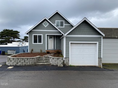 Beach Home For Sale in Lincoln City, Oregon