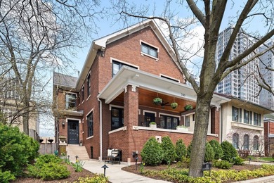 Beach Home Sale Pending in Chicago, Illinois