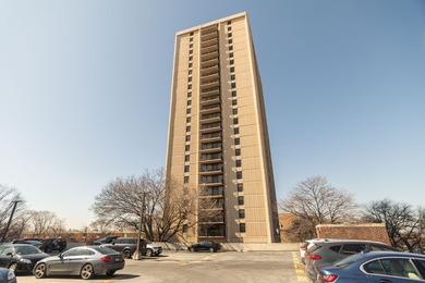 Beach Condo Active Under Contract in Chicago, Illinois