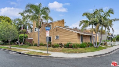 Beach Home For Sale in Costa Mesa, California